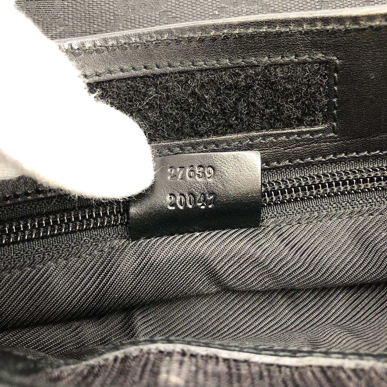 GUCCI グッチ 27639 薄型ショルダーバッグ 斜め掛け ブラック 黒 GG