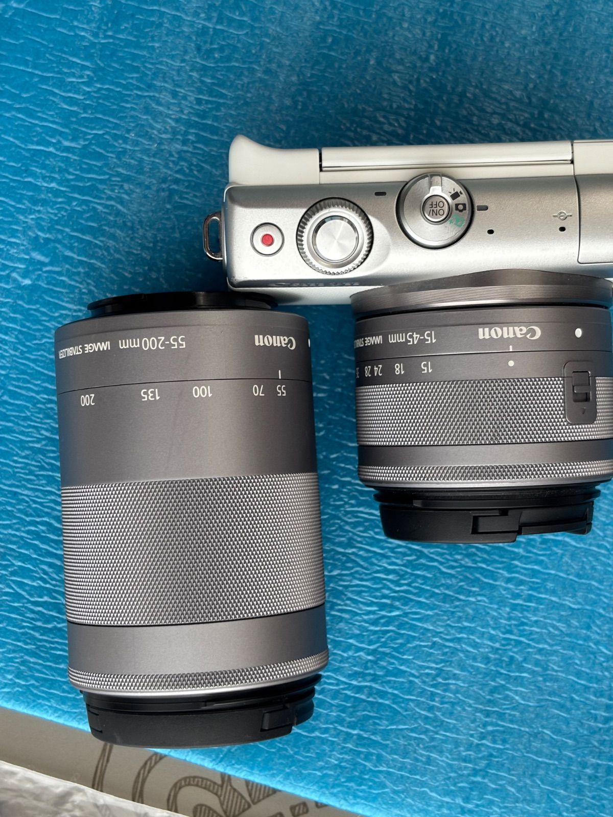 Canon ミラーレス一眼カメラ EOS M100 ダブルズームキット グレー EOSM100GY-WZK Canon ミラーレス一眼カメラ EOS M100 ダブルズームキット ホワイト