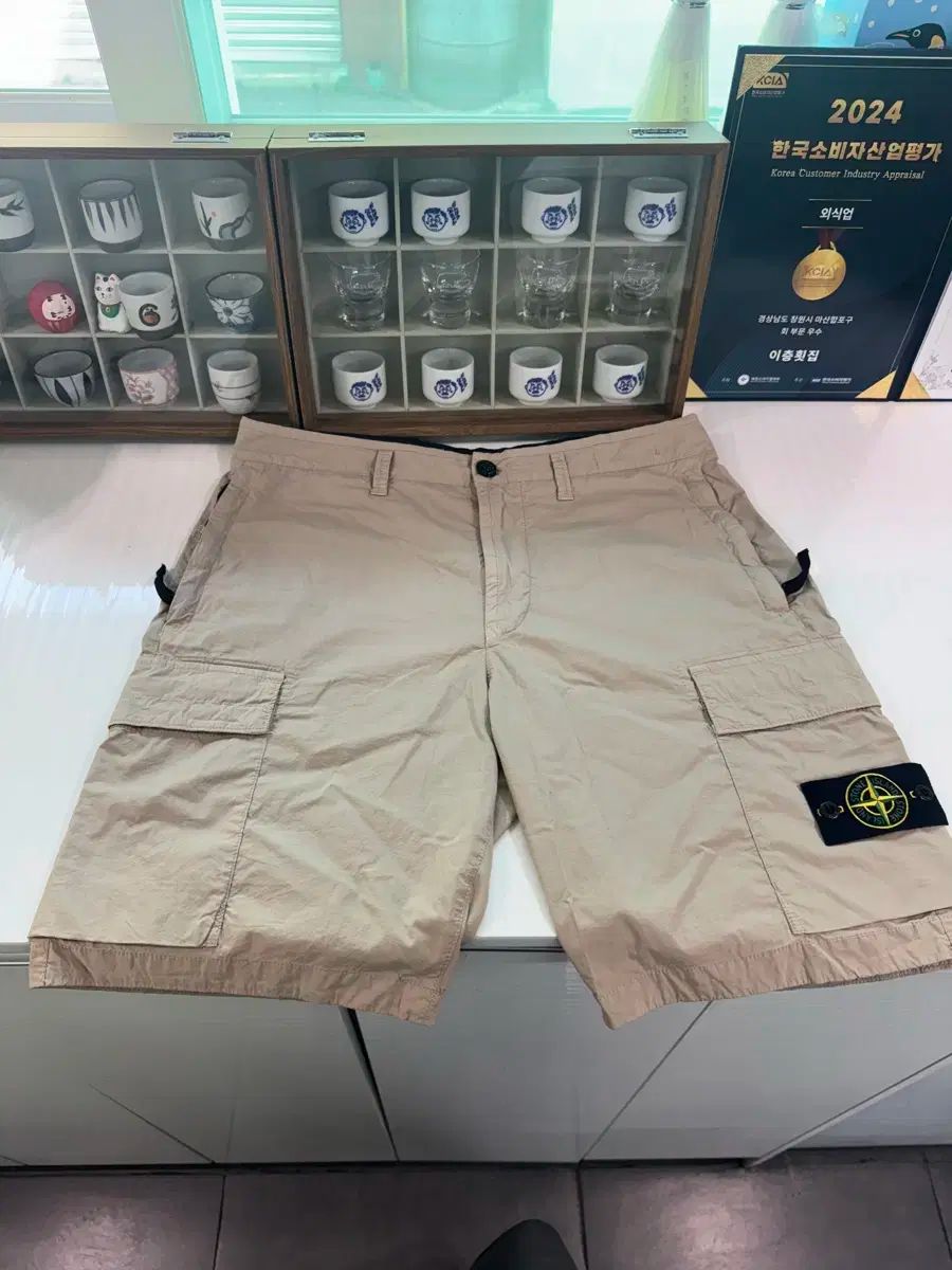 빤짝セール STONE ISLAND カーゴ ハーフパンツ | 32 | 16万円