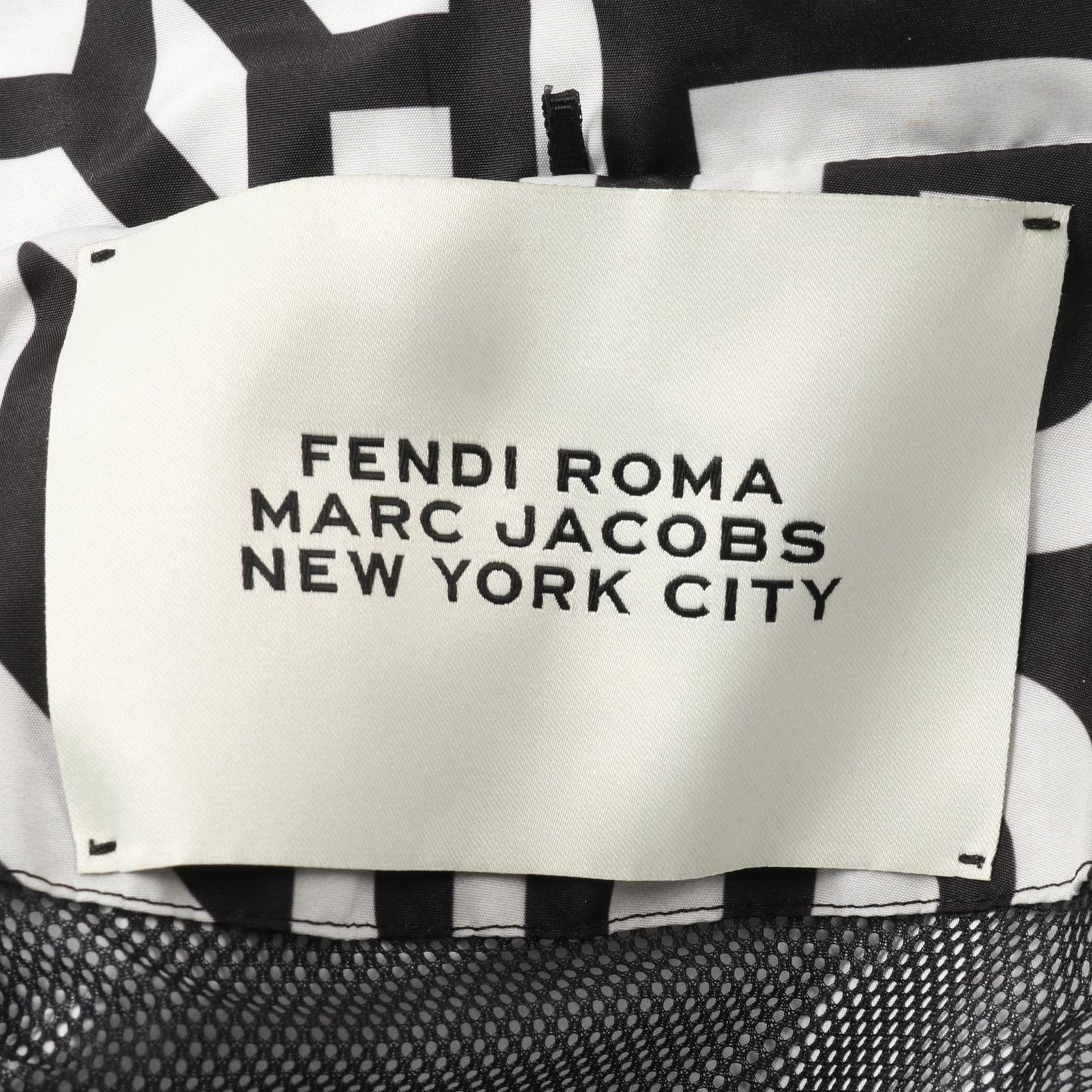 FENDI フェンディ FENDI × MARC JACOBS マウンテンパーカー - メルカリ