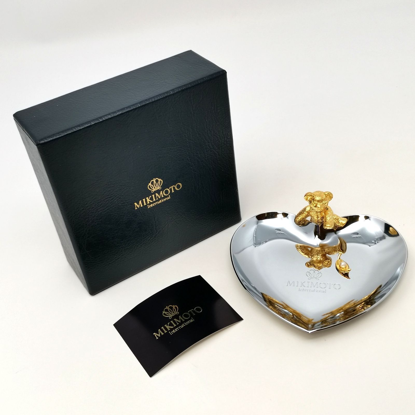 新品　MIKIMOTO　ジュエリートレイ　シーソーベア真珠付き　クマ Amazon.co.jp: MIKIMOTO ミキモト ジュエリートレイ 小物入れ 熊