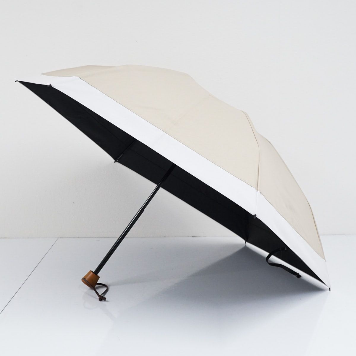 サンバリア100 完全遮光折日傘 USED品 3段折 コンビ ベージュ×ホワイト