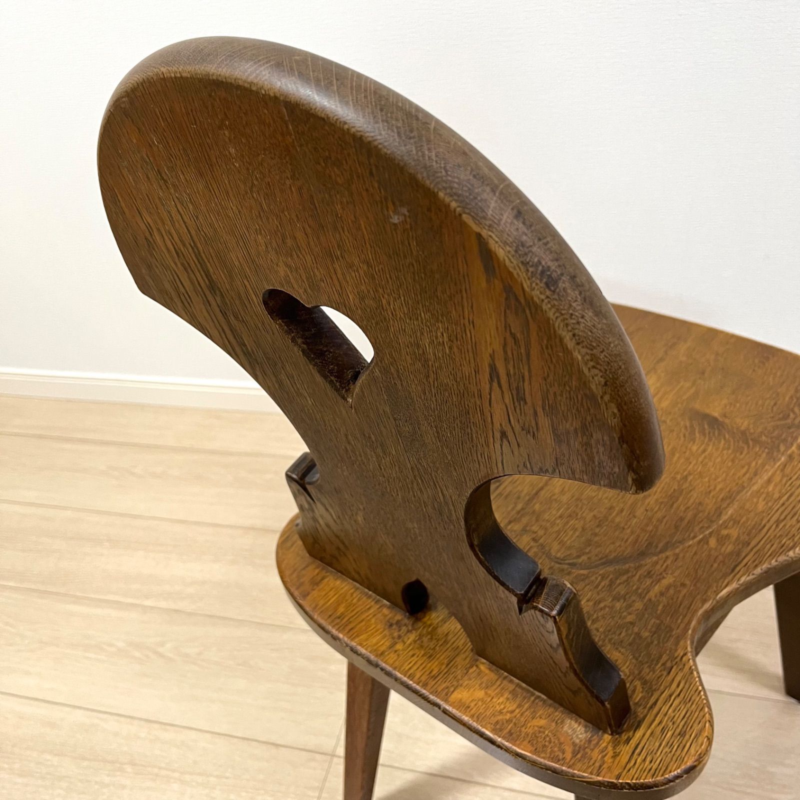 アームレスチェア