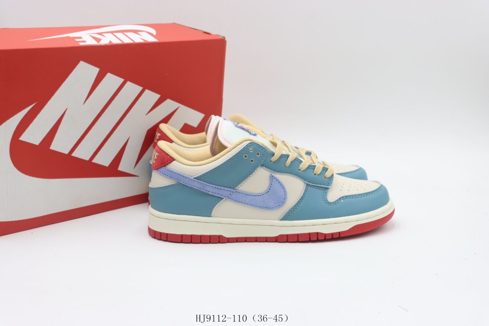 ボードシューズ 白