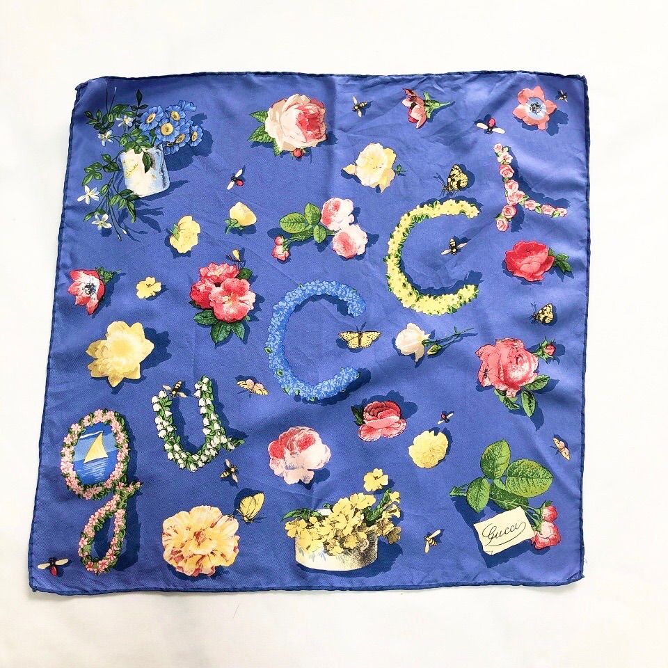 GUCCI グッチ ミニスカーフ 42×42 フローラ 花柄 ロゴ ブルー系 総柄