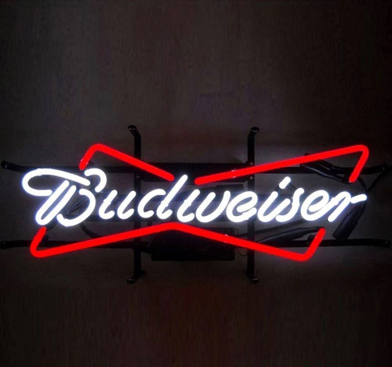 オーダー　ネオン管　ロゴネオン管 Budweiser 存在感抜群 視認性抜群横44cm×高さ36cm