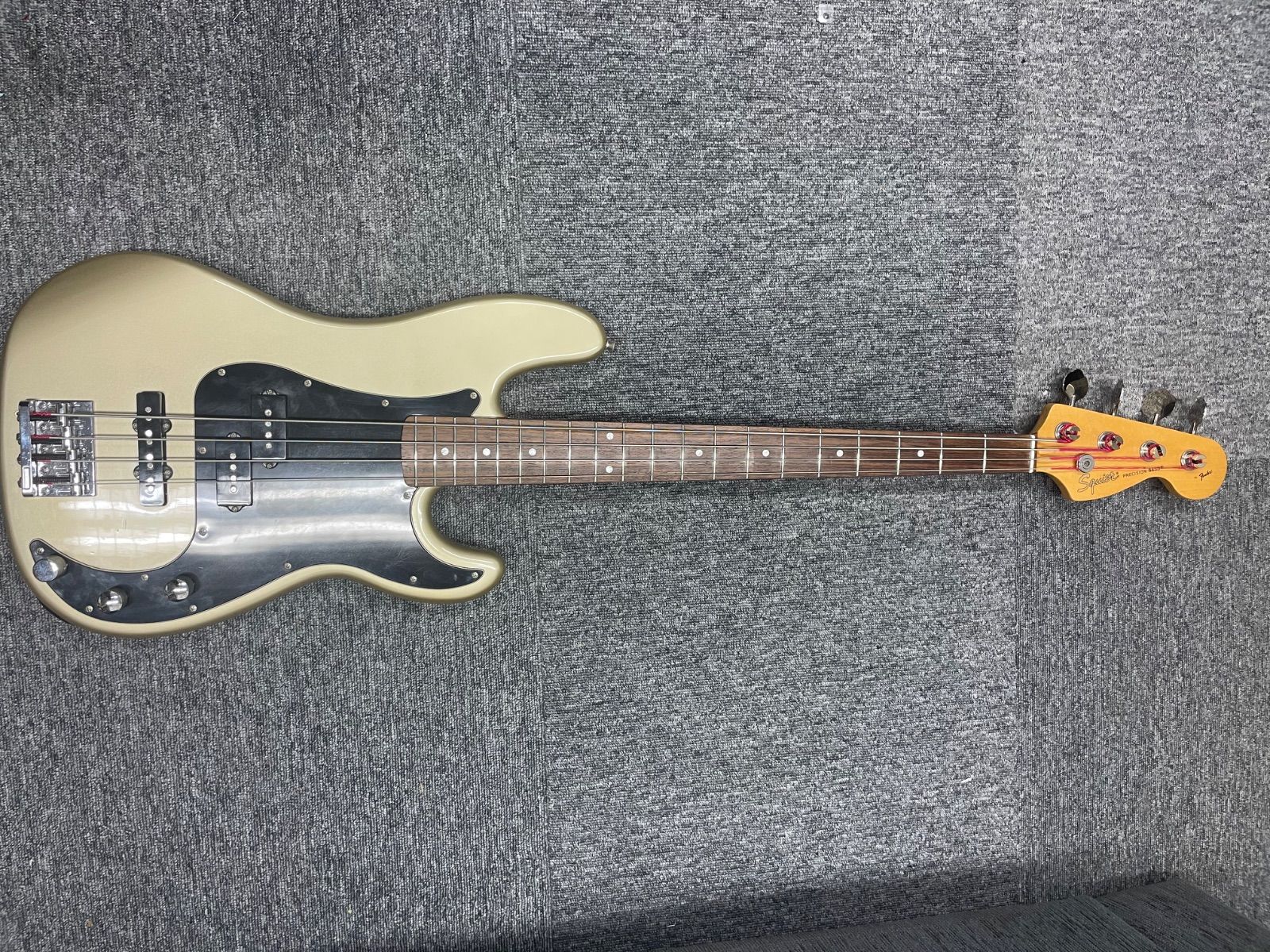 Fender Precision Bass マルチレイヤー オールラッカー Fender Japan
