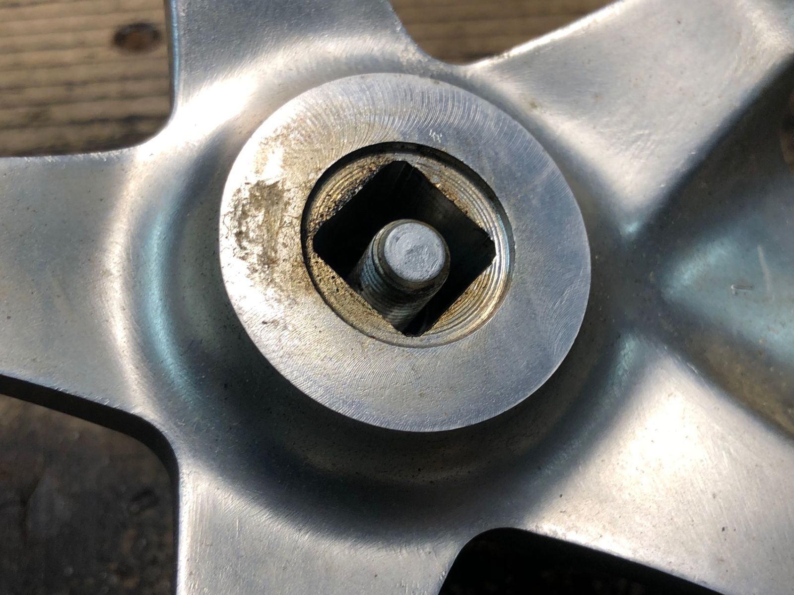 カンパニョーロ CAMPAGNOLO