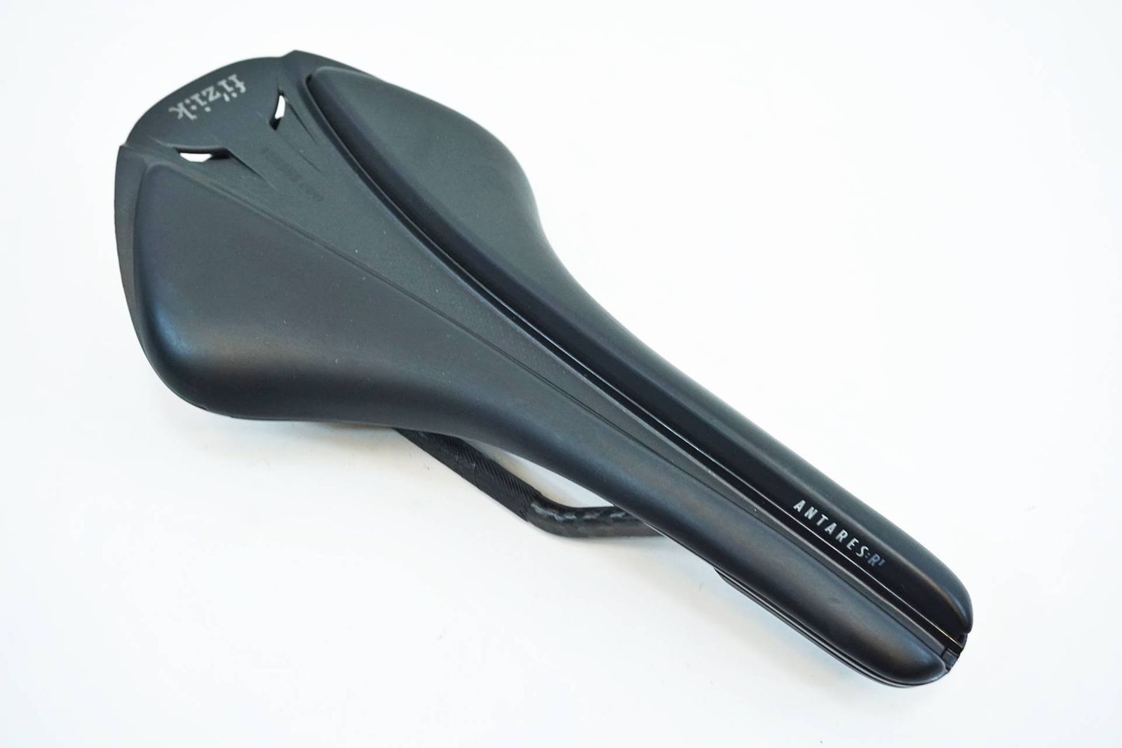 FIZIK フィジーク ARIONE R1 VERSUS EVO カーボンレール サドル | バイチャリ有明店