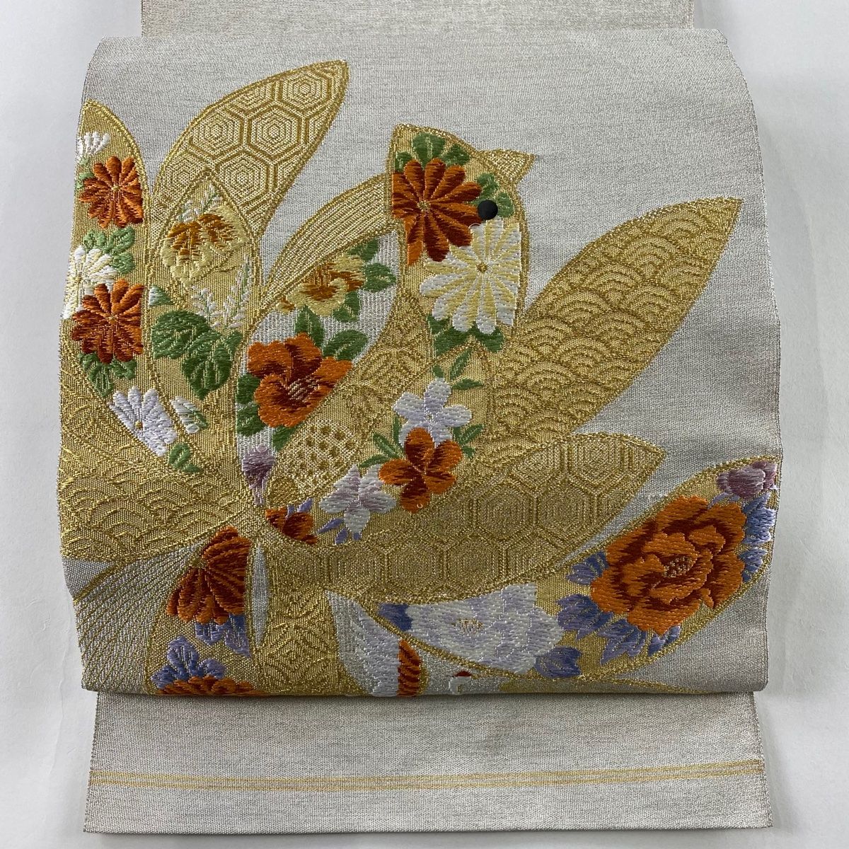 名古屋帯 秀品 八寸名古屋帯 松葉仕立て 関西仕立て 草花 鶴 金糸 刺繍 灰白 正絹