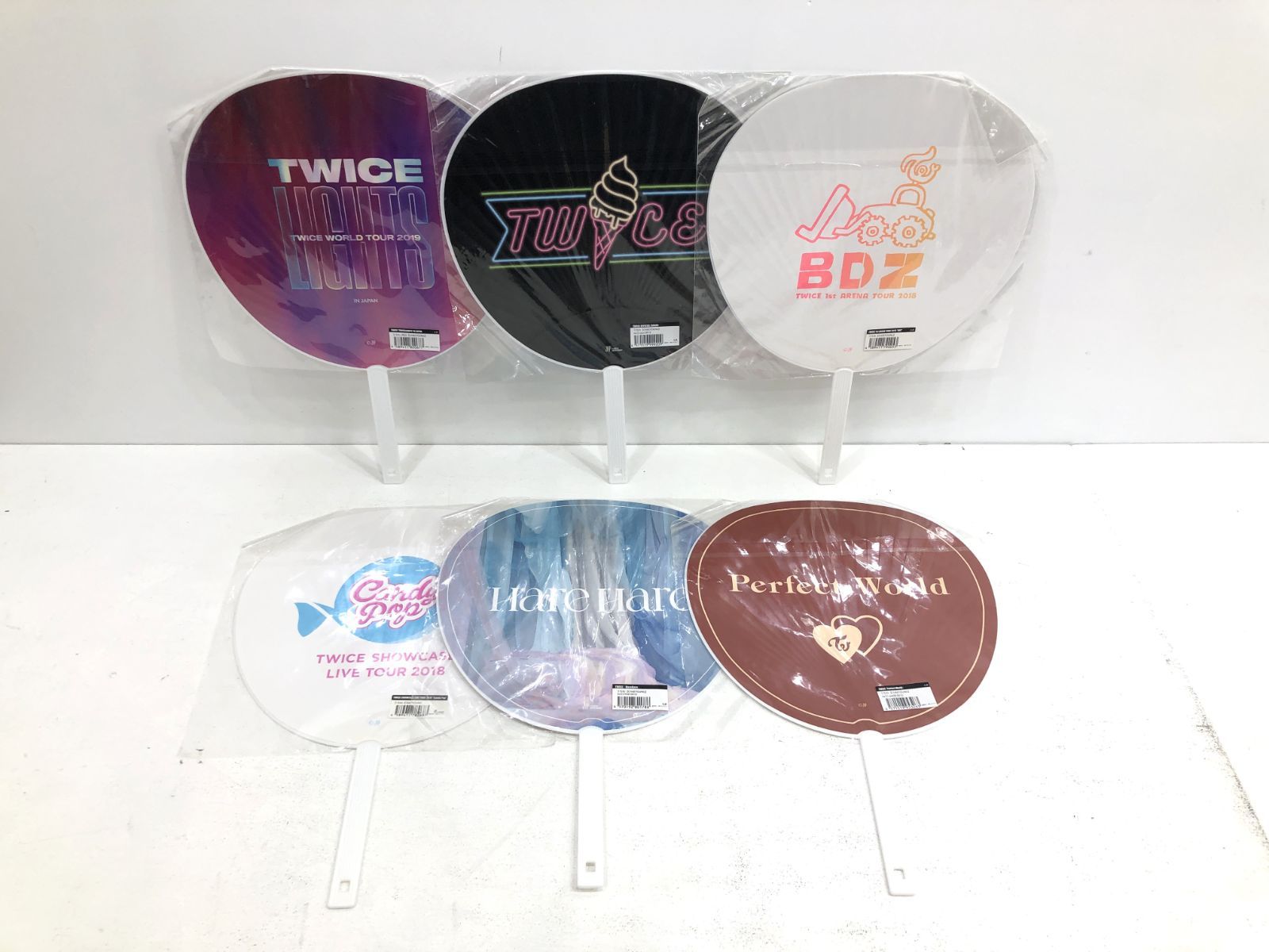 小牧店】TWICE チェヨン うちわセット 【T353-1838】 - メルカリ