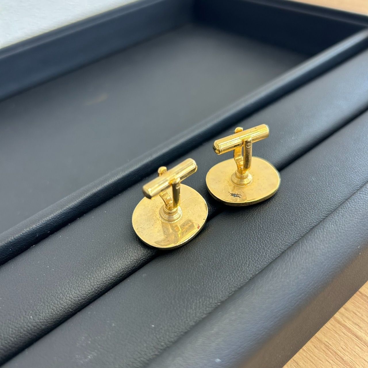 カルティエ Cartier 2c ロゴ カフス KGID - メルカリ