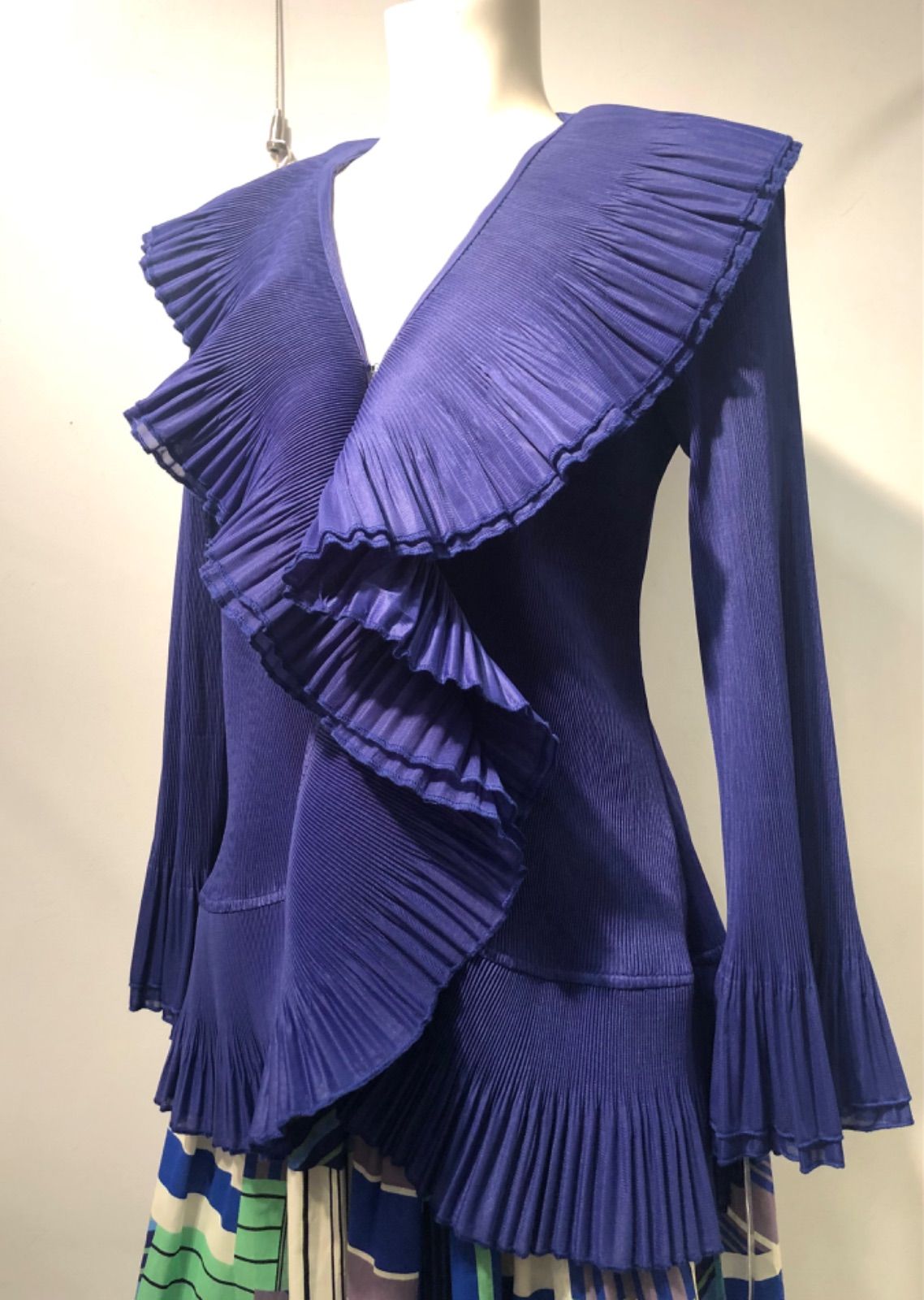 新品プリーツフリルジャケット カーディガン レアカラーパープル系  