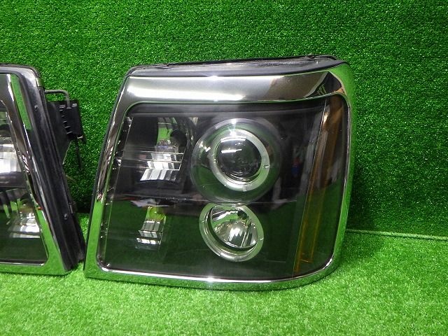 エスカレード 社外 ヘッドライト左右 02～06年 SONAR ソナー ハロゲン メッキ枠 ジャンク 251001031