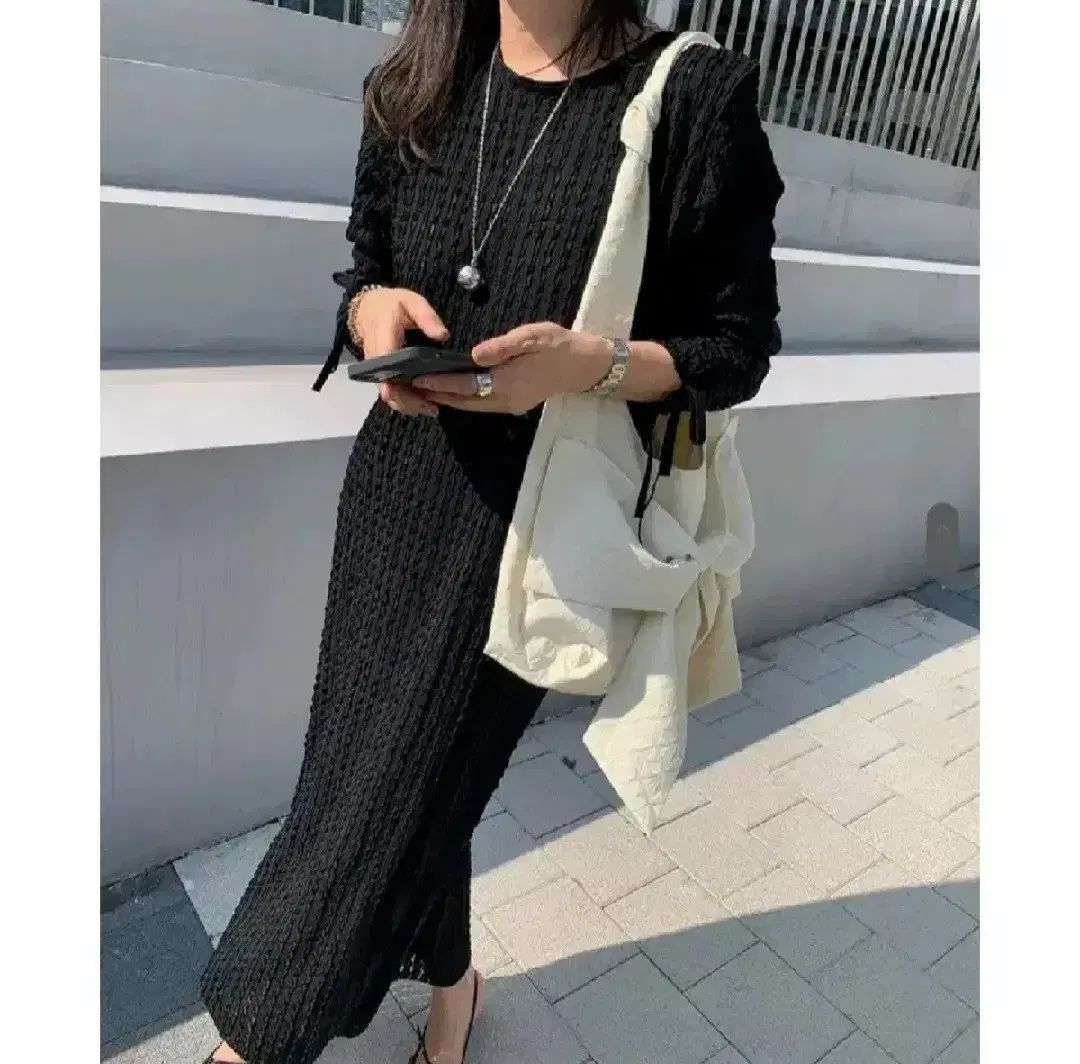 リボンタイ ナッハ パンチング ワンピース ー 黒 フリー