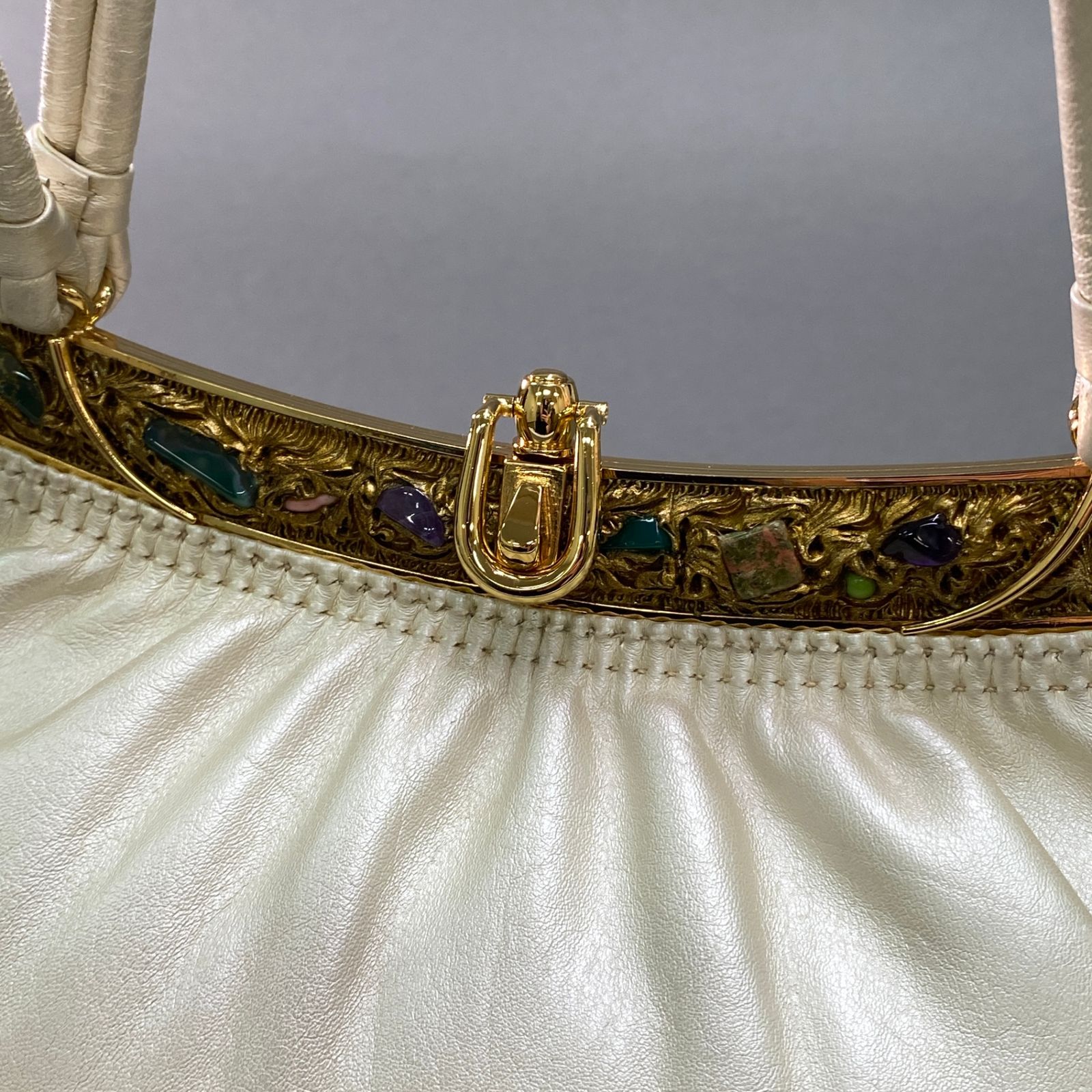 【美品】ハマノ ハンドバッグ サンピエトロ がま口 ビジュー ブラック　レザー 美品】ハマノ ハンドバッグ サンピエトロ がま口 ビジュー