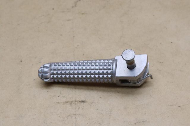 ヤマハ MT-03 RH07J ステップ左 Y302-70