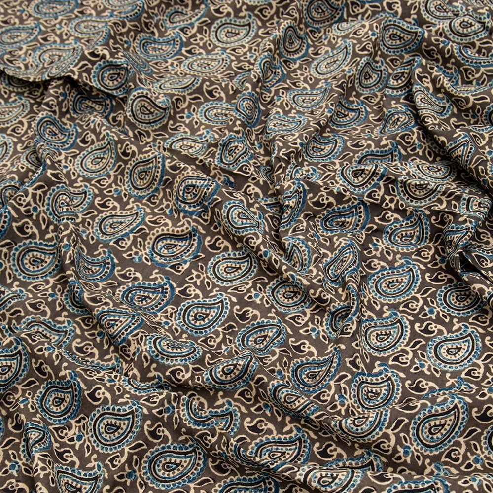 - 幅約107cm