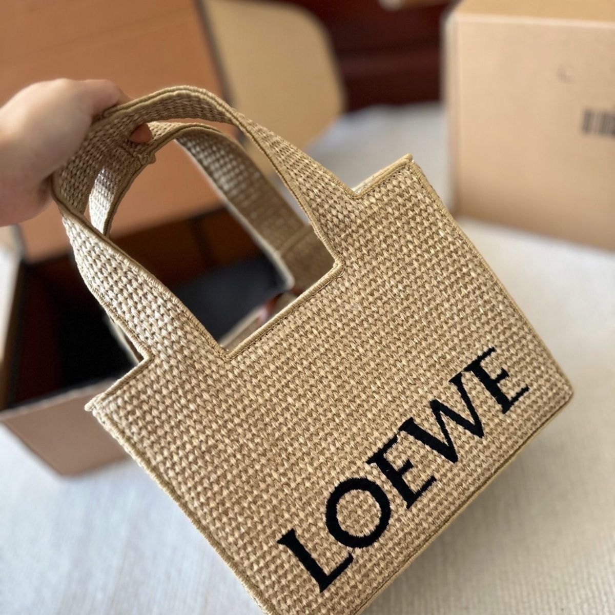 新品 未使用 LOEWE トートバッグ ショルダーバッグ ロエベ わら編みのトートバッグ