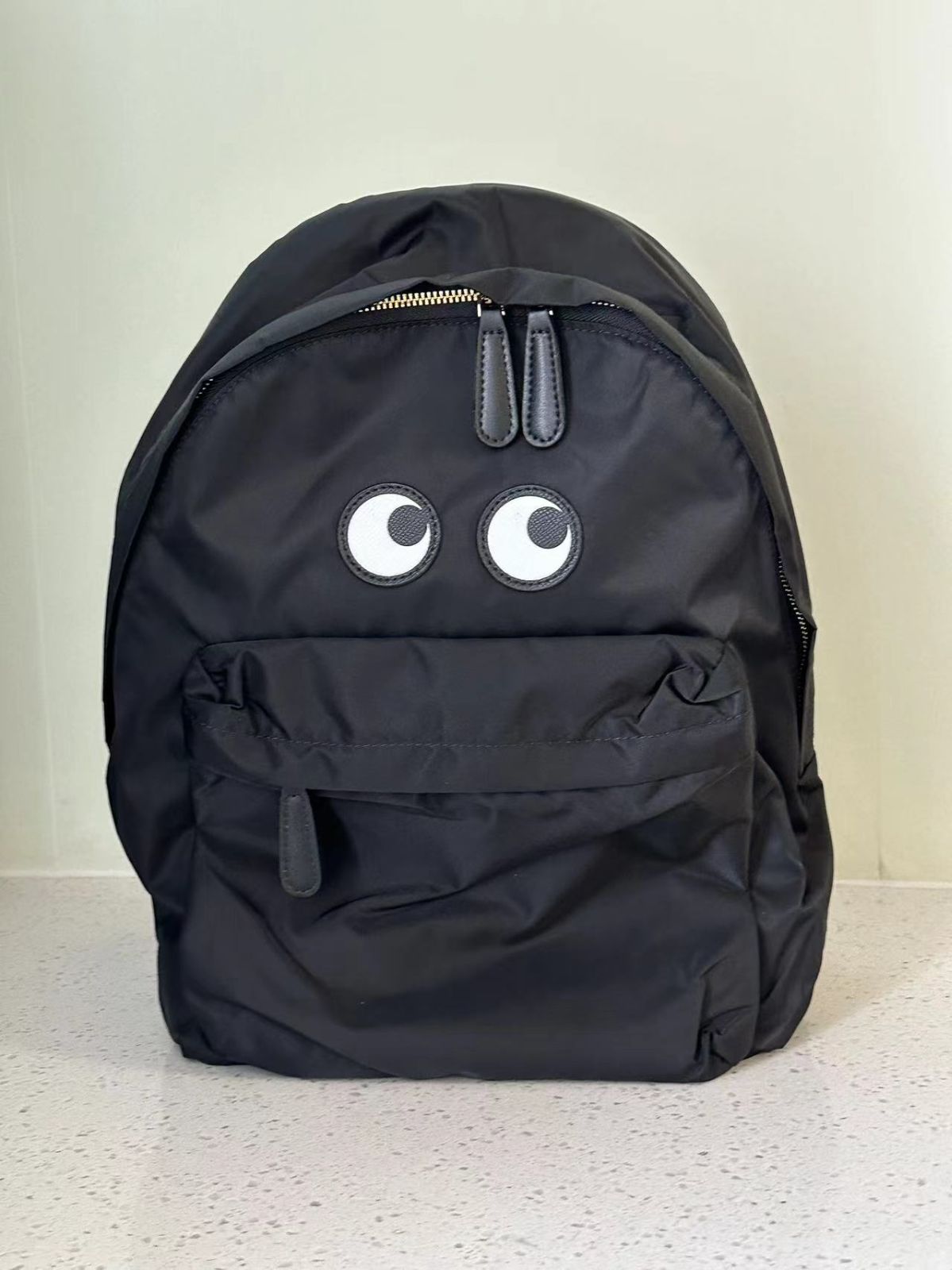 BACKPACK EYES