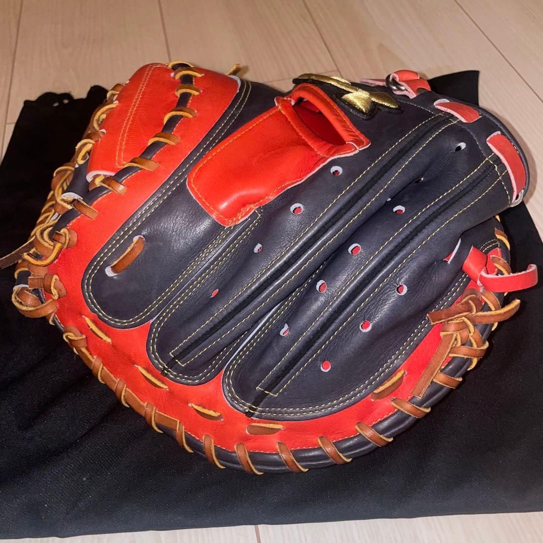 【プロ支給品】ジャイアンツ 小林誠司選手　キャッチャーミット プロ支給品】ジャイアンツ キャッチャーミット 小林誠司選手