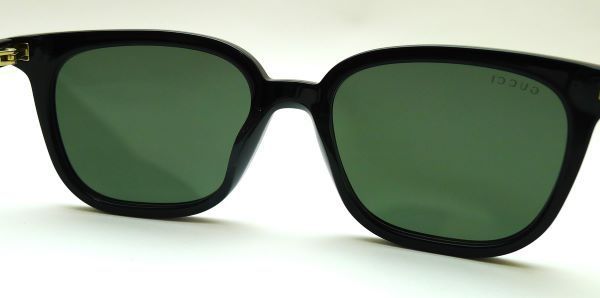 GUCCIロゴと赤緑のシェリーラインカラーのパーツが入った