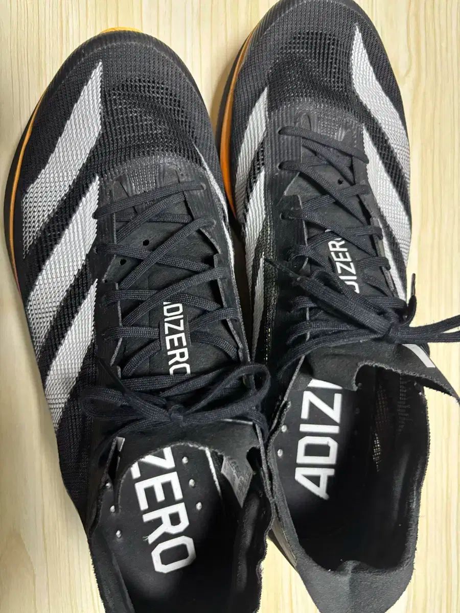 アディダス アディゼロ ブラック ランニングシューズ タクミセン
