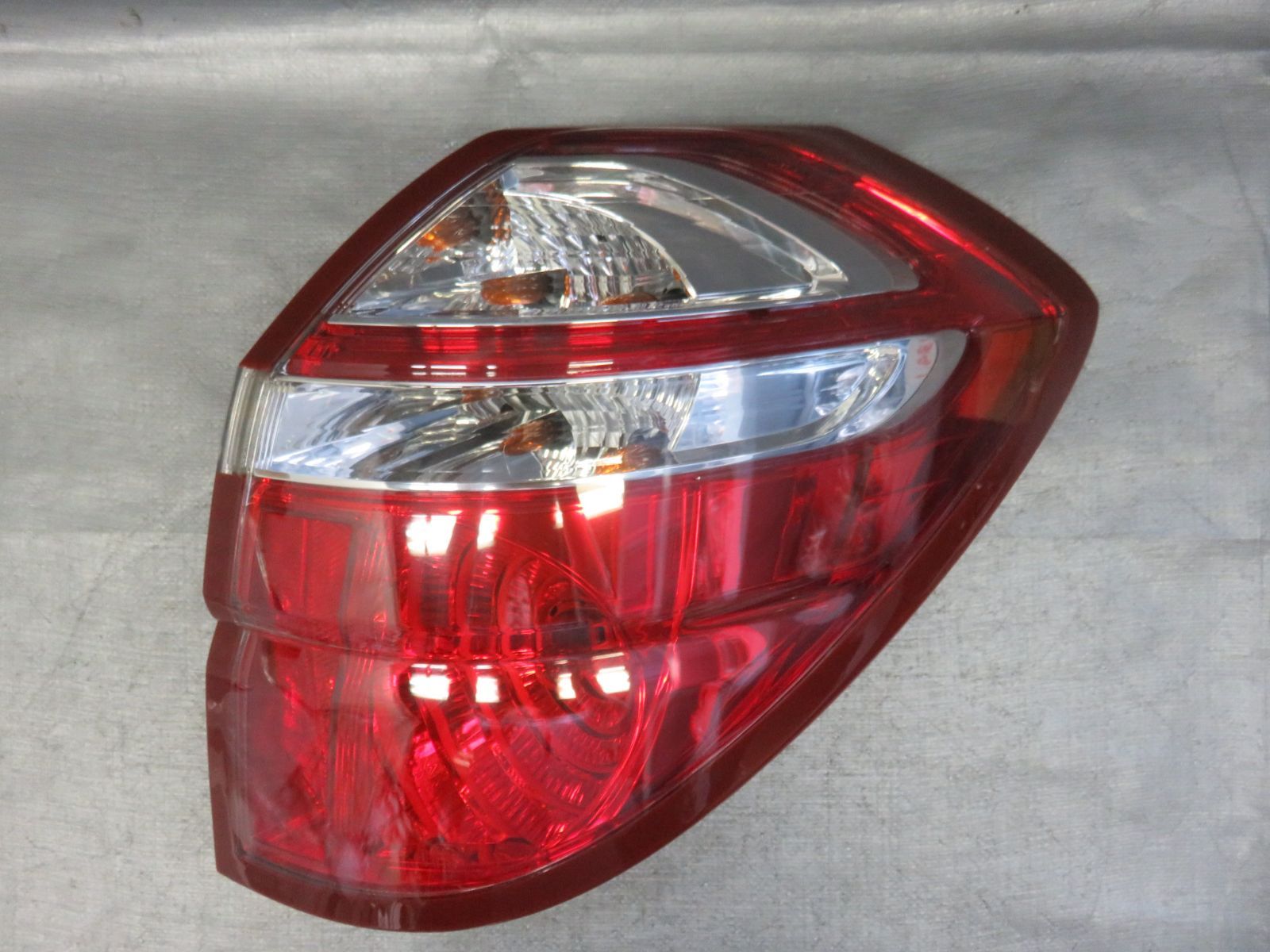 レガシィ BP5 BL5 BP9 社外テールランプ　HANABI HANABi brand LEDテールランプ BP5 A～C型用 のパーツレビュー