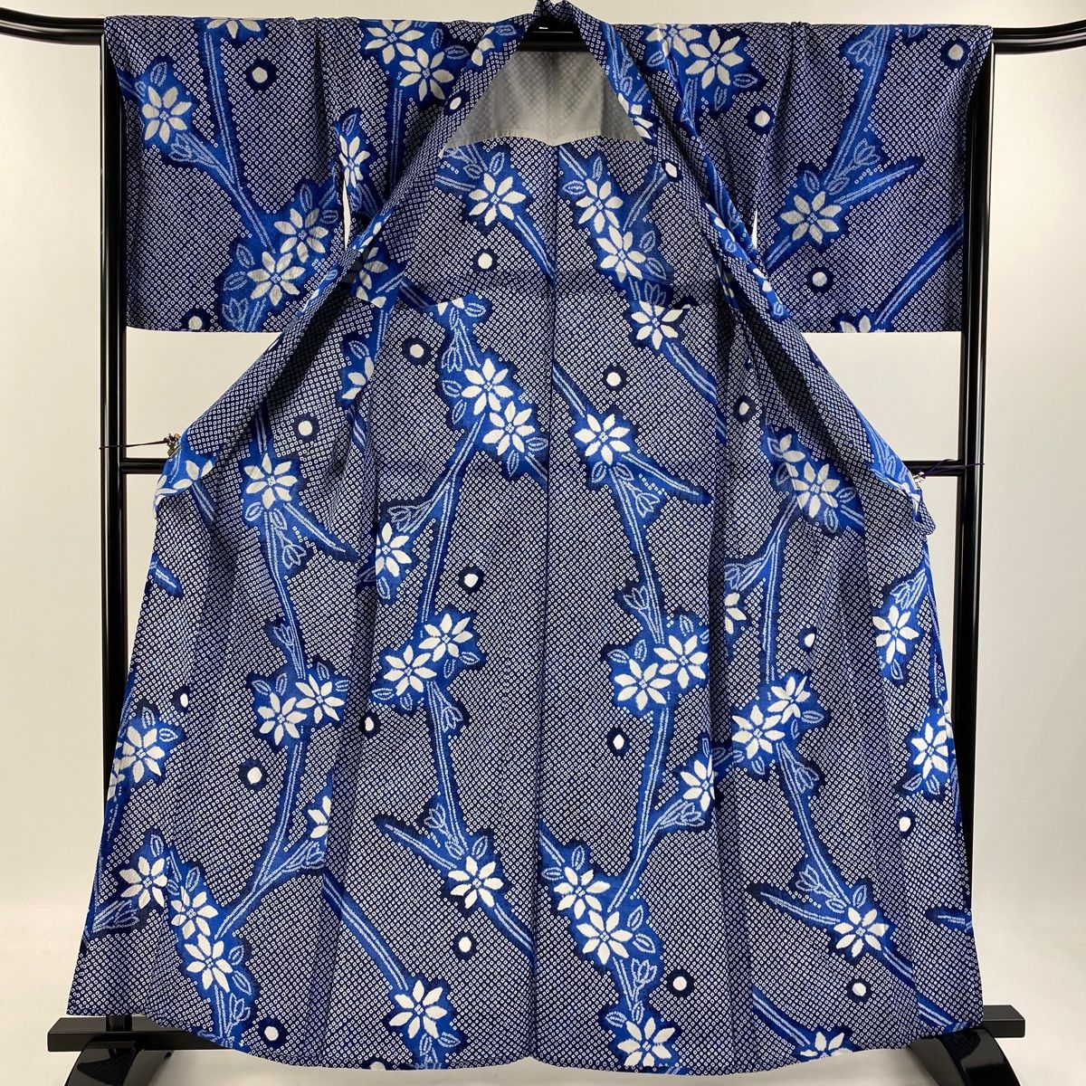 浴衣 身丈159.5cm 裄丈67.5cm L 絞り浴衣 草花 紺色 綿 名品 【中古  