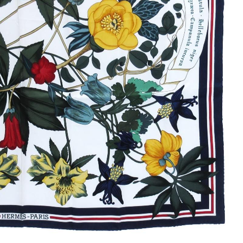 HERMES　エルメス 　シルクスカーフ 花柄　オフホワイト 　オペラの花 HERMES エルメス カレ90 FLEURS DE LOTUS 蓮の花 シルク