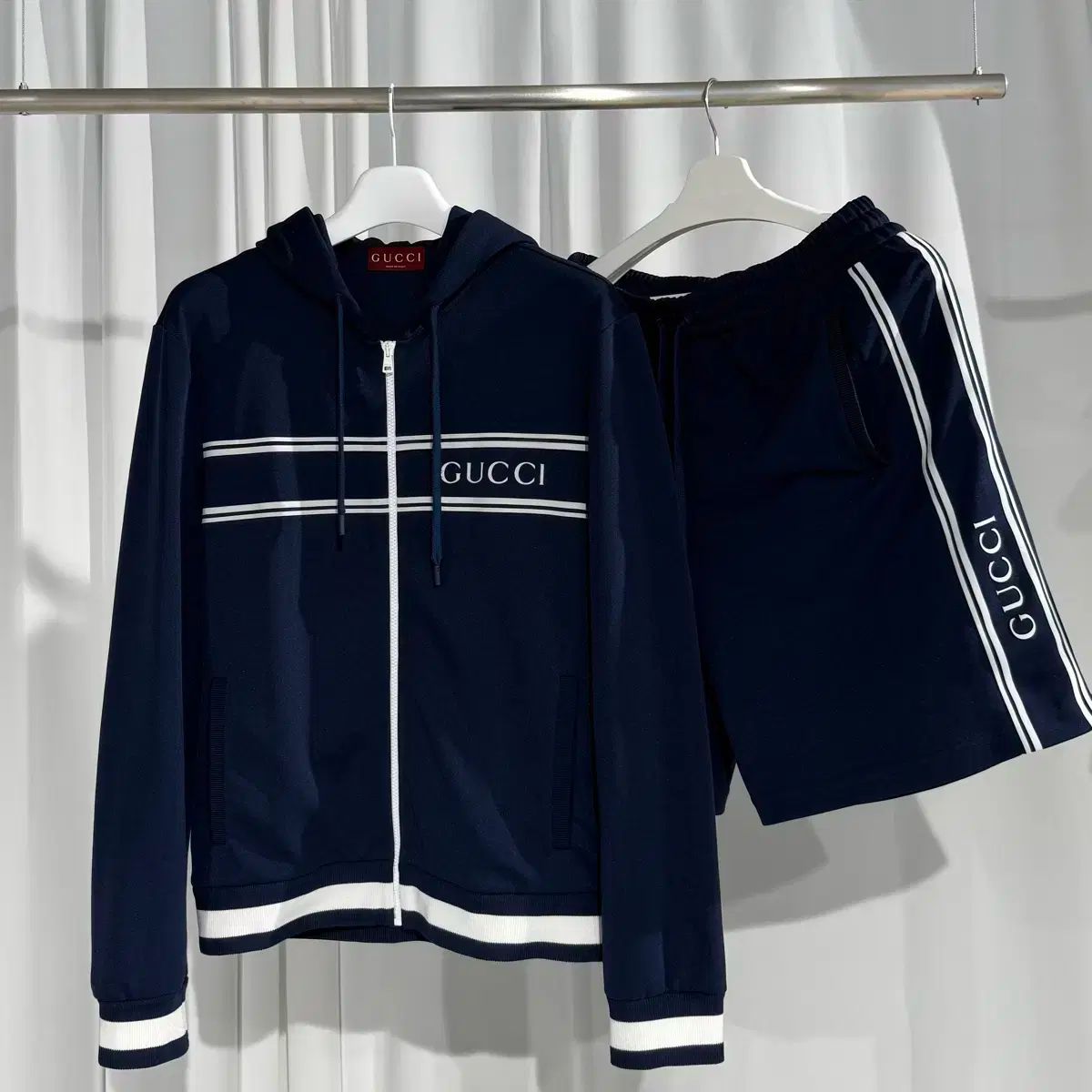 グッチ gucci テクニカルジャージ セットアップ GUCCI グッチ テクニカル ジャージ セットアップ GG柄 M 極美品 - メルカリ