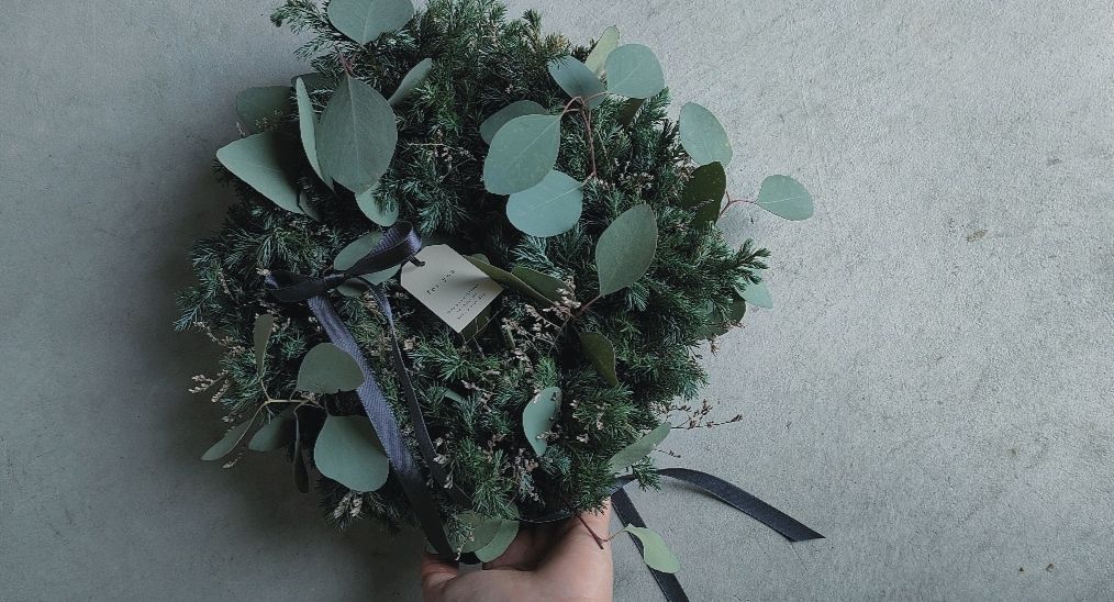 Christmasシーズン/生花ブルーバードとポポラスリース/30cm程/壁掛け