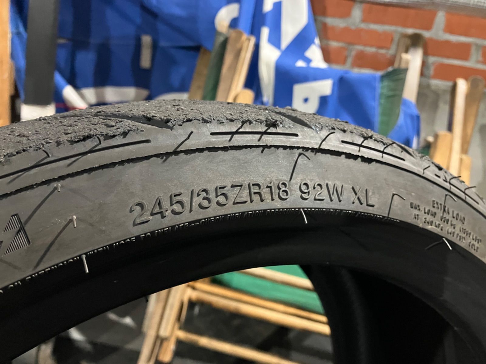 245/35R18 シバタイヤ SHIBATIRE REVIMAX R23 TW200 中古タイヤ2