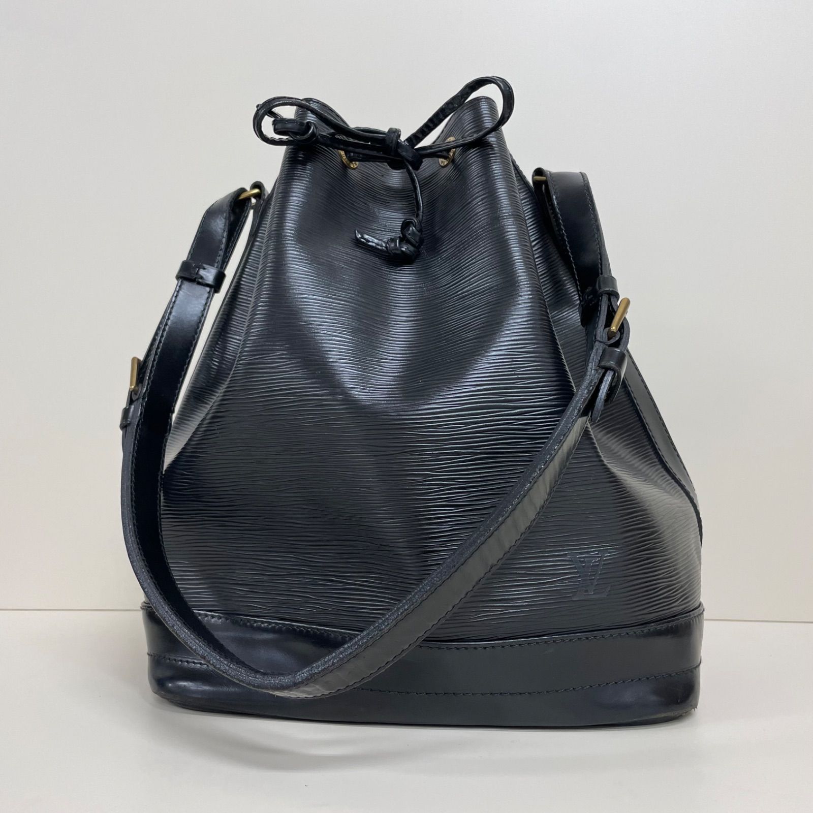 LOUIS VUITTON エピ プチノエ M59012 ショルダーバッグ 巾着 ルイ
