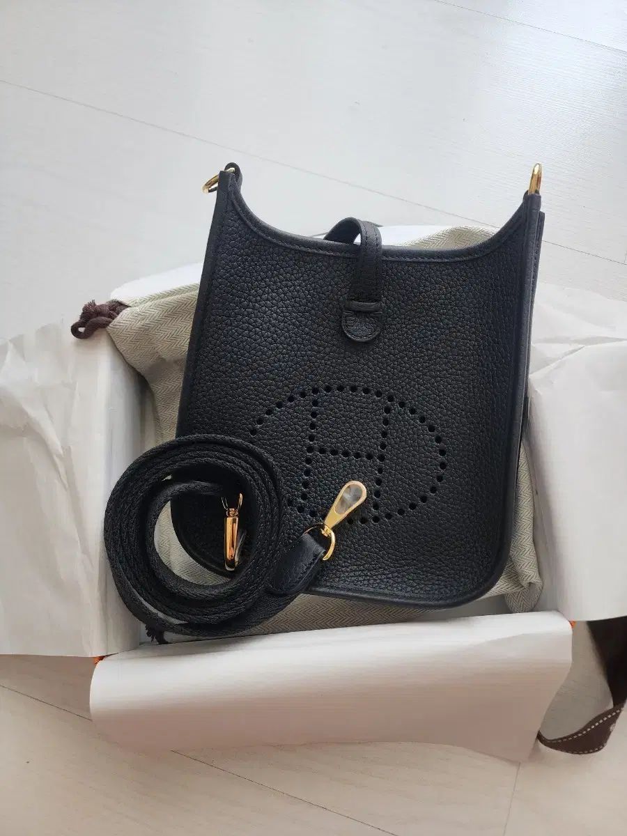 HERMES ミニエブリン エヴリンTPM ブラック 黒 ゴールド 新品 エルメス