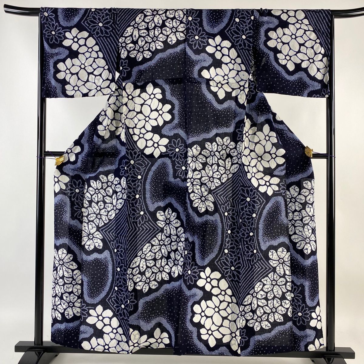浴衣 身丈157cm 裄丈64cm M 絞り浴衣 花 幾何学 濃紺 綿 読ん 名品 【 