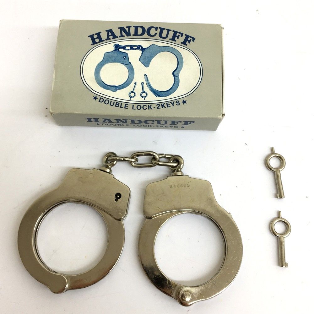 銀３連手錠② 未使用品 メーカー不明 HANDCUFF 手錠 DOUBLE LOCK 2KEYS 鍵2個