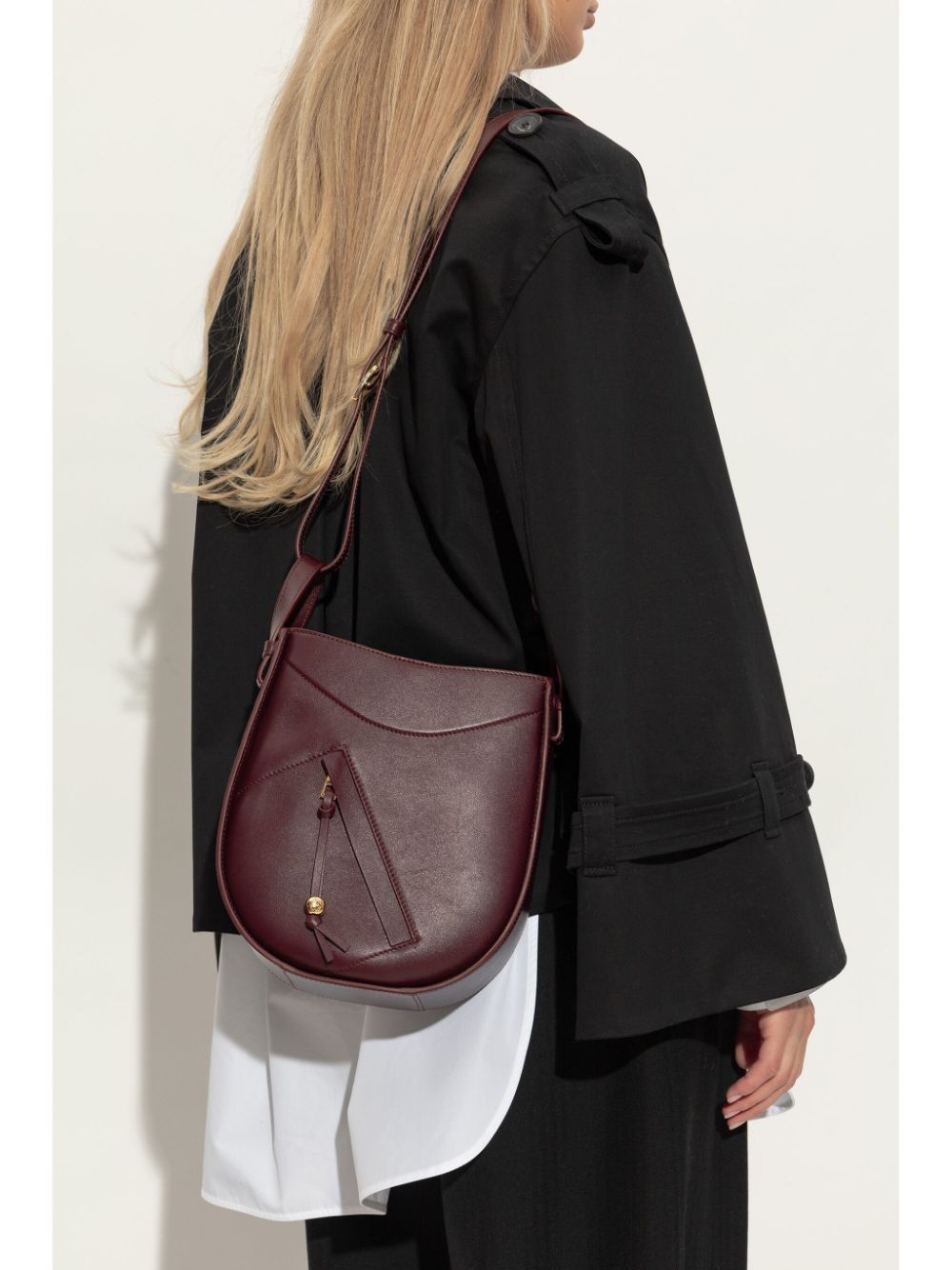 LOEWE ハンモックレザーショルダーバッグ 送料無料 - メルカリ