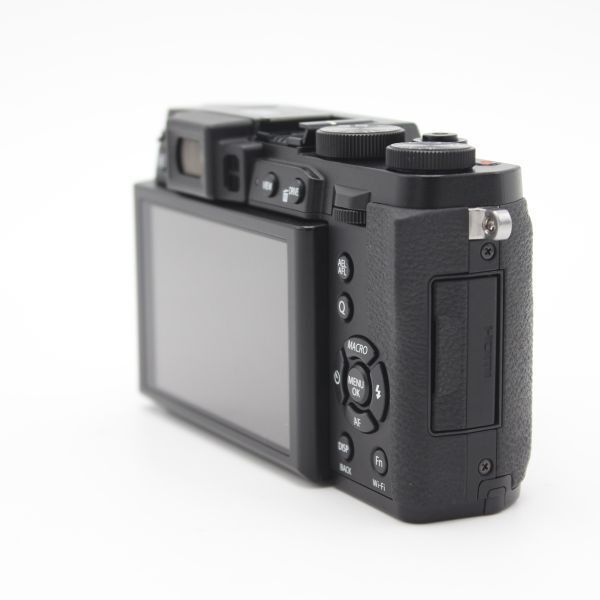 □良品□ FUJIFILM プレミアムコンパクトデジタルカメラ X30 □良品□ FUJIFILM プレミアムコンパクトデジタルカメラ X30