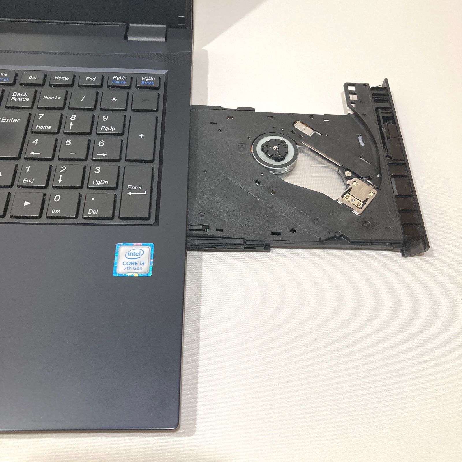 初心者向◇快適i3・カメラ付・DVD◇黒◇すぐ使えるノートパソコン◇T306-1