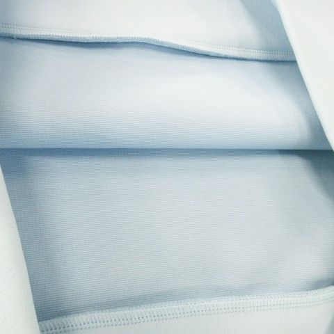 未使用品 ダニエルウェリントン トレーナー スウェット ダンボール生地 ラウンドネック 長袖 厚手 ハリ感 ロゴ刺繍 M 水色 ブルー ダニエルウェリントン DANIEL WELLINGTON トレーナー スウェット