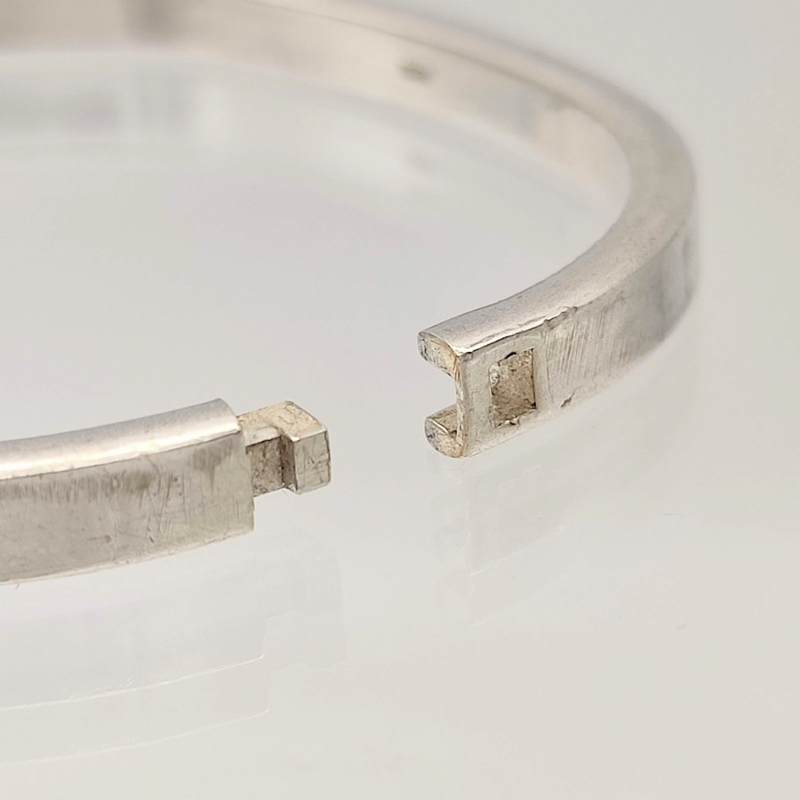 美品】Calvin Klein カルバンクライン CK シルバーバングル 