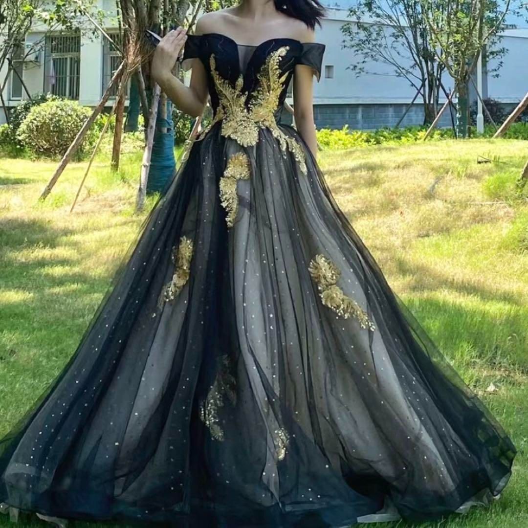 ブラックにゴールドでカッコイイ 花柄のオフショルロングドレス
