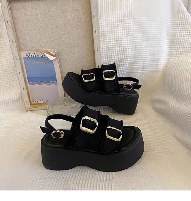厚底サンダル 安定感