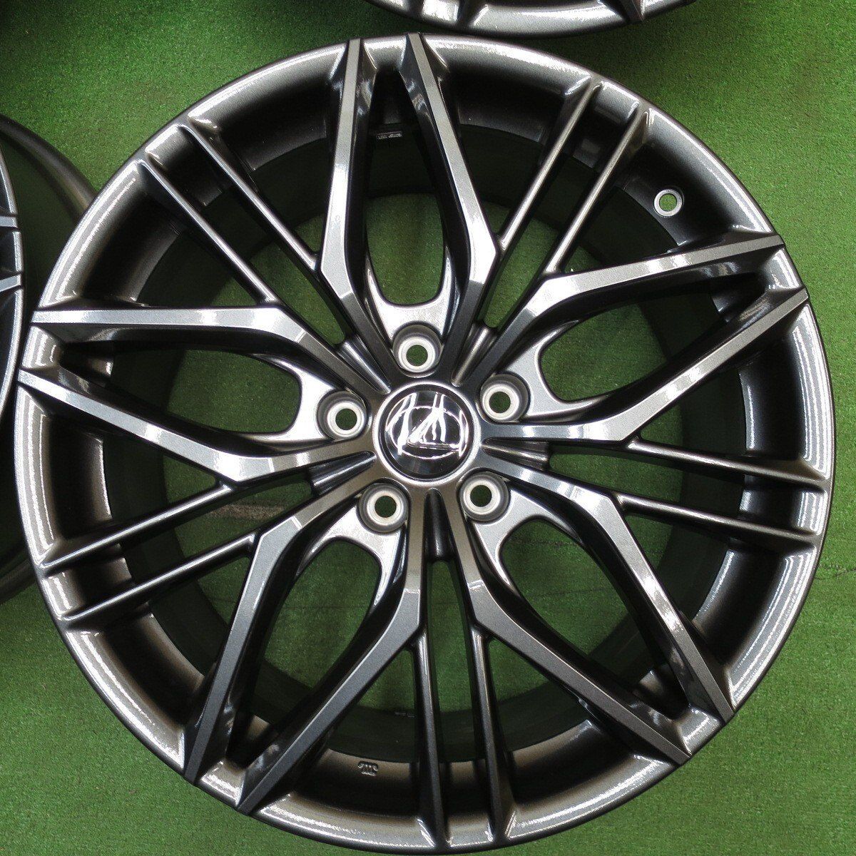 19×8.5J 19×9.5J