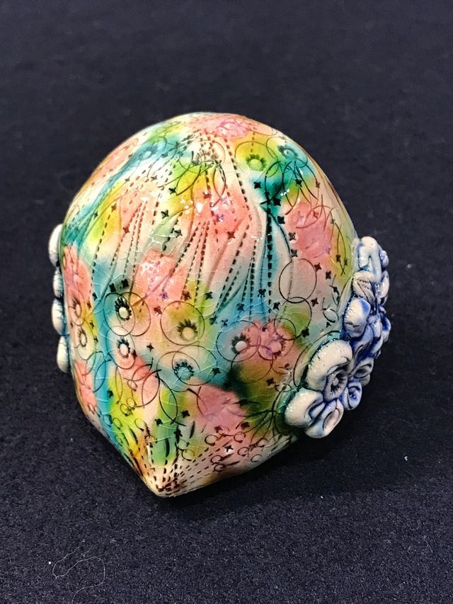 動物オブジェ 「綺麗な羽をもつふくろう」 スペイン陶芸家船戸あやこ作