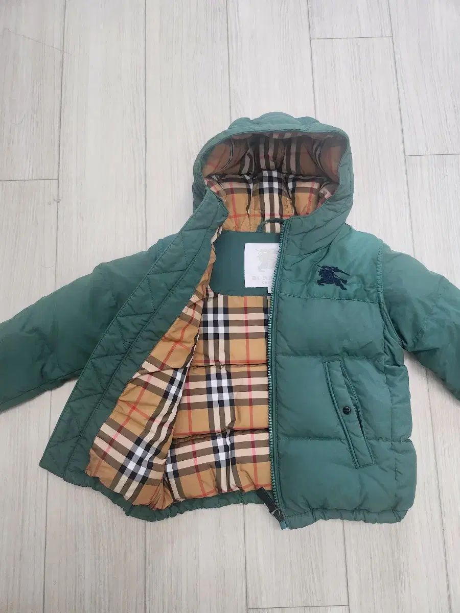 正規品 3y ロゴ Burberry Kids(バーバリーキッズ) ダウン - メルカリ