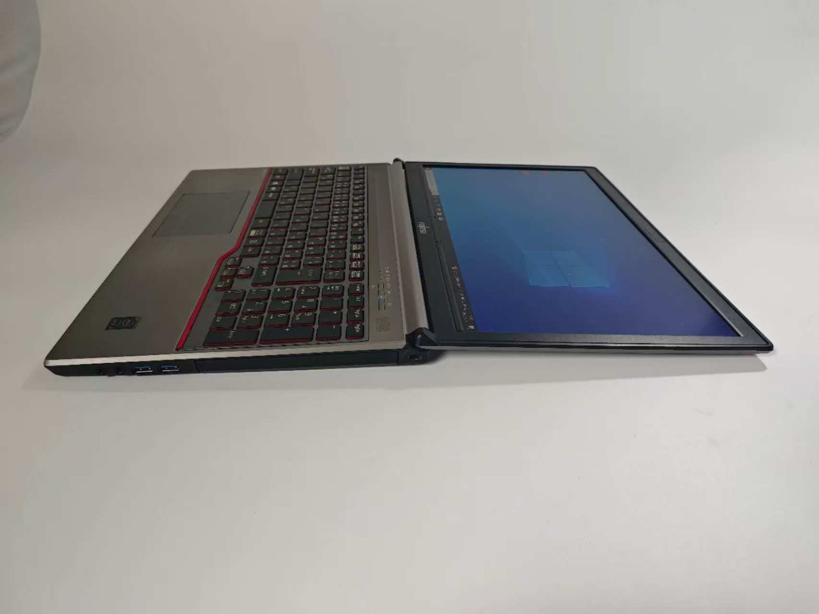 FUJITSU Lifebook E754/H Intele Core i5-4300M /4GB+ 320GBHDD