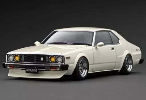 中古】ミニカー 1/18 Nissan Skyline 2000 GT-ES C210(ホワイト
