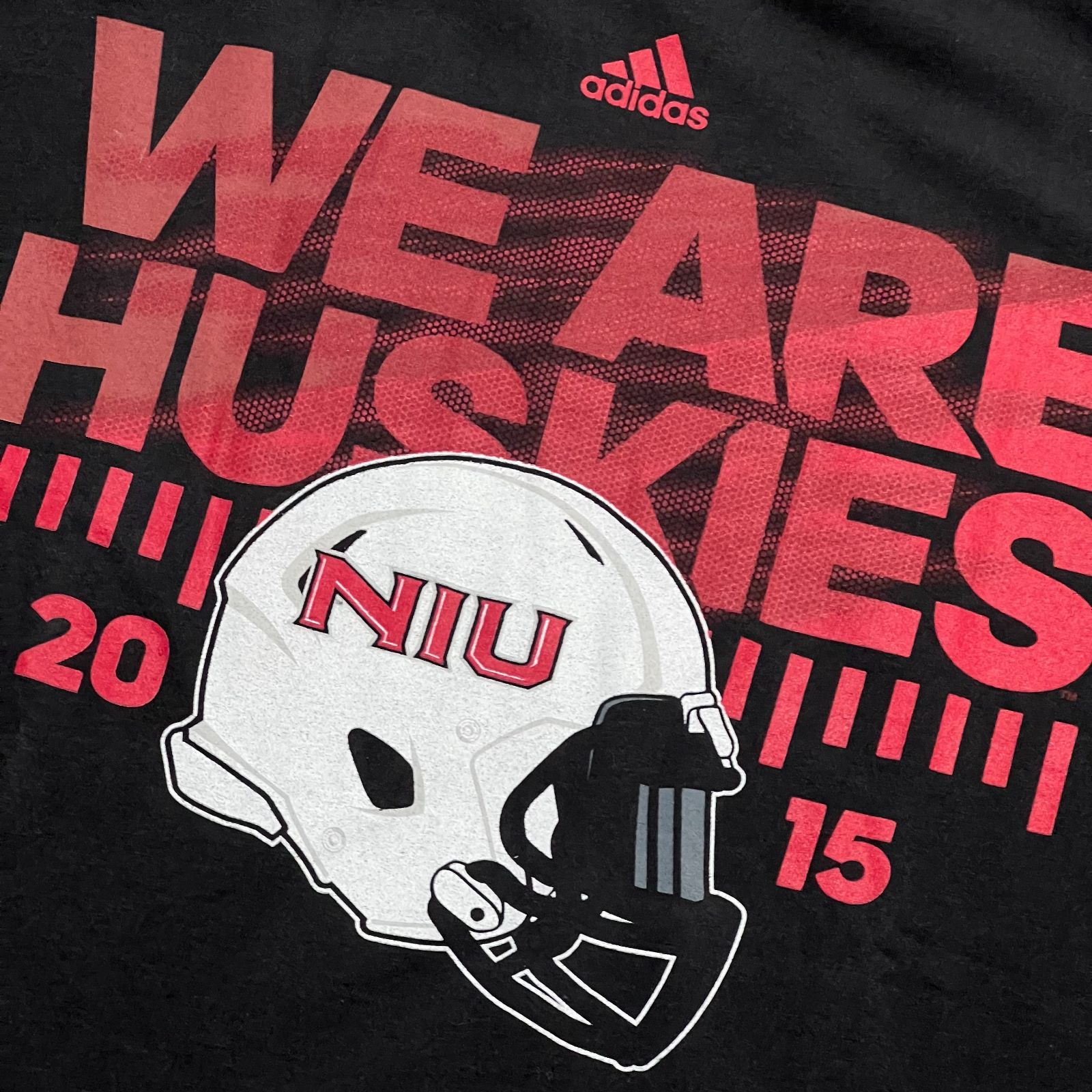 ネブラスカ大学　HUSKERS　ジャンパー、Tシャツ、キャップ3点セット ネブラスカ大学 HUSKERS ジャンパー、Tシャツ、キャップ3点セット